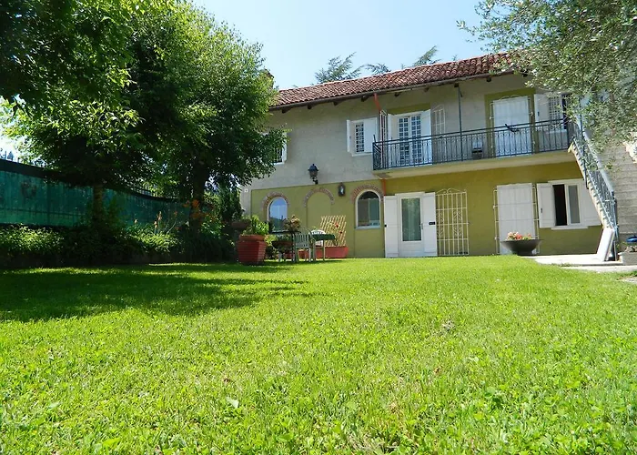 Casa Badinot Lantställe Diano dʼAlba